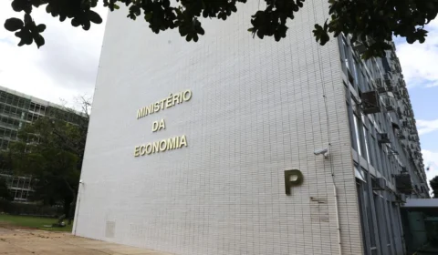 Governo altera regras do PGD e servidores não precisam ‘bater ponto’
