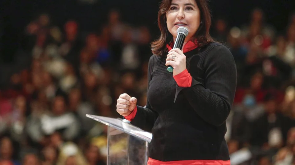 ‘Brasil não comporta um Desenrola por ano’, diz Simone Tebet ao criticar juros