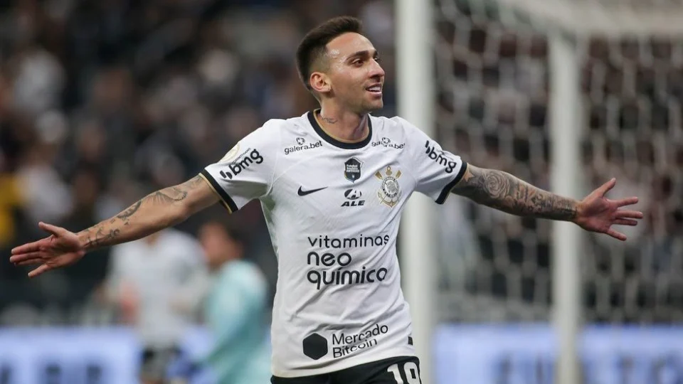 Jogador Gustavo Mosquito é assaltado e agredido na saída do CT do Corinthians