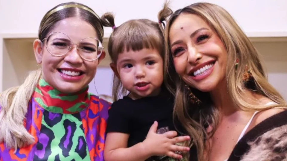 Sabrina Sato homenageia Marília Mendonça no dia do seu aniversário