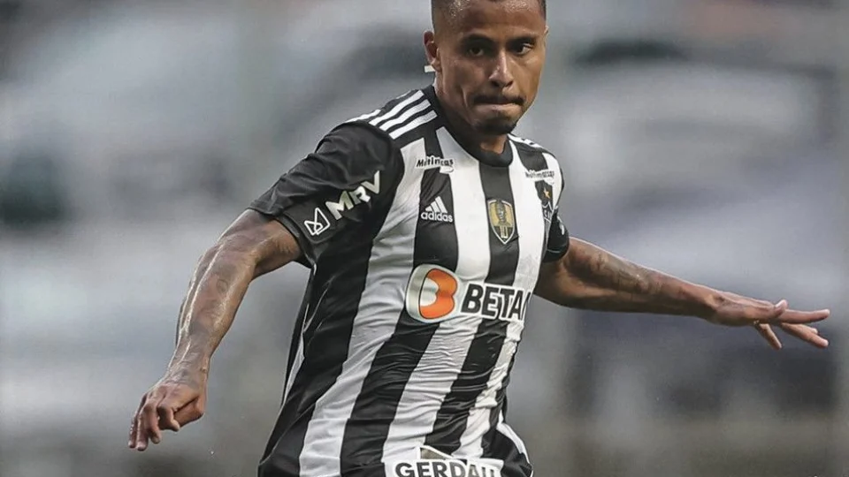 Flamengo oficializa a contração de Allan, ex-Atlético-MG