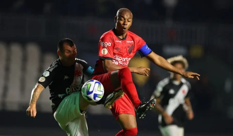 Na estreia de Ramón Díaz, Vasco perde para o Athletico-PR por 2 a 0 em São Januário