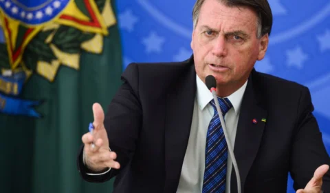 Bolsonaro nega trama de golpe e diz que depoimentos na PF são para ‘constranger’