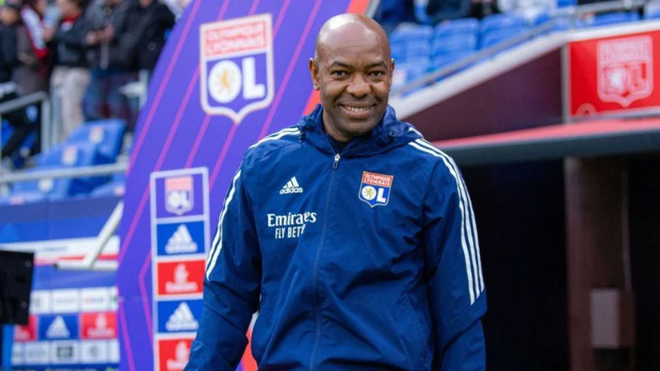 Cláudio Caçapa assume o Botafogo, interinamente, para o clássico contra o Vasco