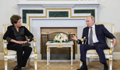 Dilma conversa com Vladimir Putin durante encontro de líderes na Rússia