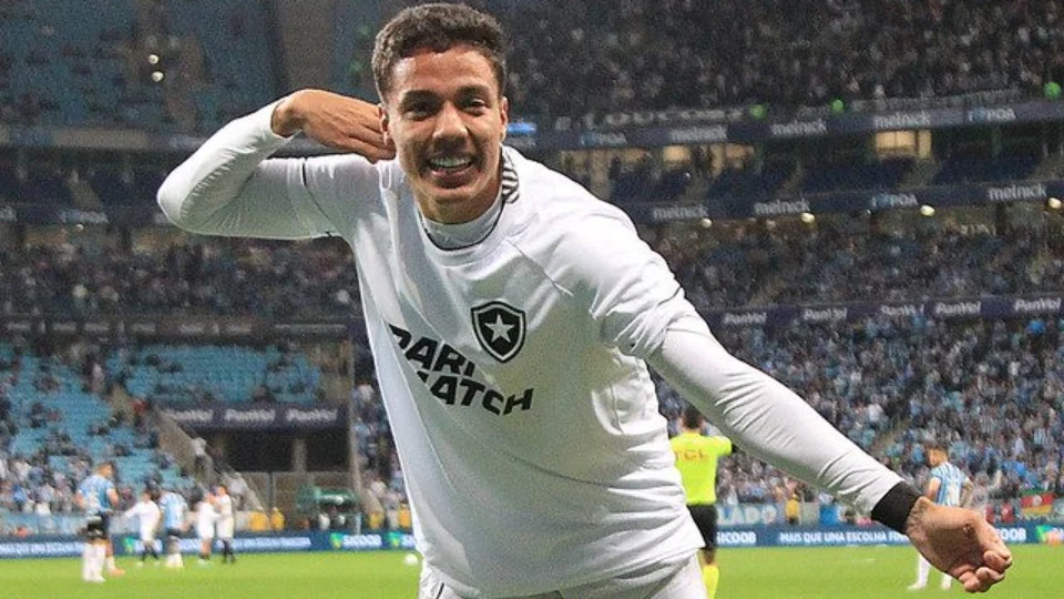 Botafogo vence o Grêmio por 2 a 0 e abre 10 pontos de vantagem na liderança