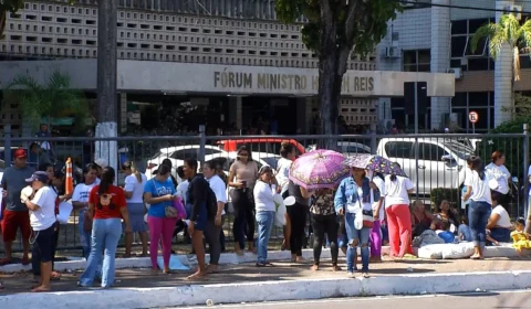 VÍDEO: esposas de detentos protestam contra a suspensão das visitas em Manaus