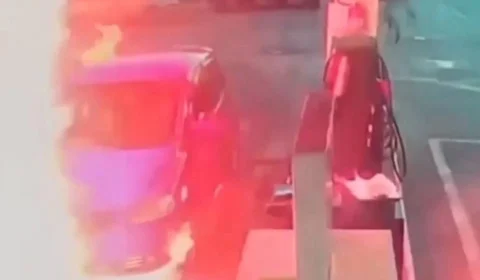 VÍDEO: câmeras registram explosão de carro em posto de gasolina no RN