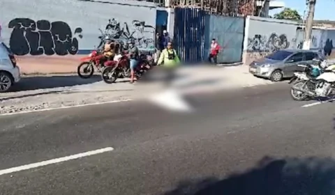 VÍDEO: idoso morre atropelado por motocicleta na Zona Centro-Sul de Manaus