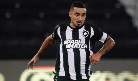 Rafael, do Botafogo, é submetido a cirurgia e ficará seis meses fora dos gramados