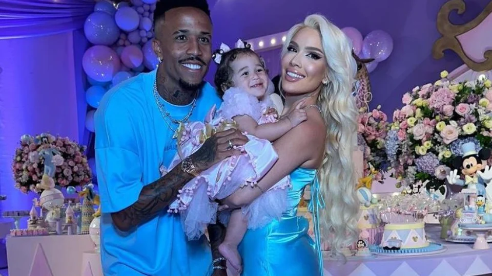 VÍDEO: Éder Militão comemora 1 ano da filha em festão com a ex Karoline Lima