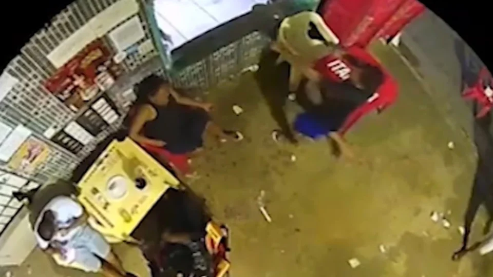 VÍDEO: mototaxista é baleado e morto em balneário na Zona Oeste de Manaus 