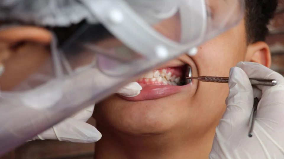 Equipes de saúde bucal vão receber bônus de desempenho no Brasil, diz Saúde