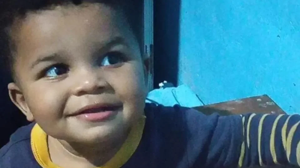 Menino de 2 anos engole cloro e queima canal digestivo no litoral de SP