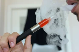 Votação da regulamentação de cigarros eletrônicos é adiada pela quarta vez