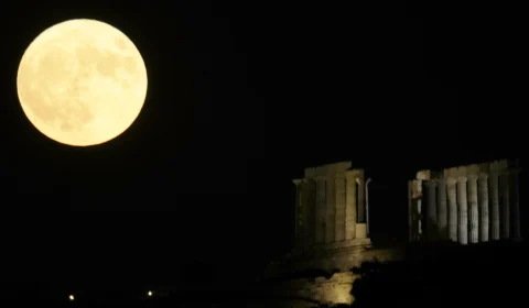 Superlua acontece nesta terça-feira, 1°; veja fotos de fenômeno pelo mundo