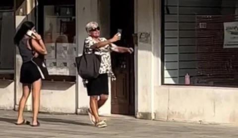 Italiana do meme ‘Attenzione pickpocket’ é furtada em Veneza