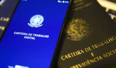 Brasil registra saldo de 142 mil postos com carteira assinada em julho