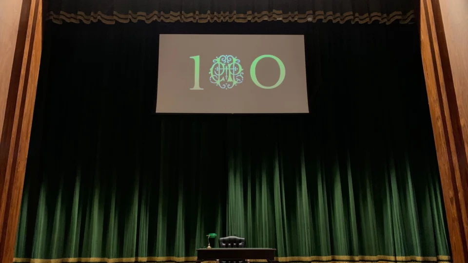 História do Copacabana Palace vira musical e atrai espectadores ao teatro