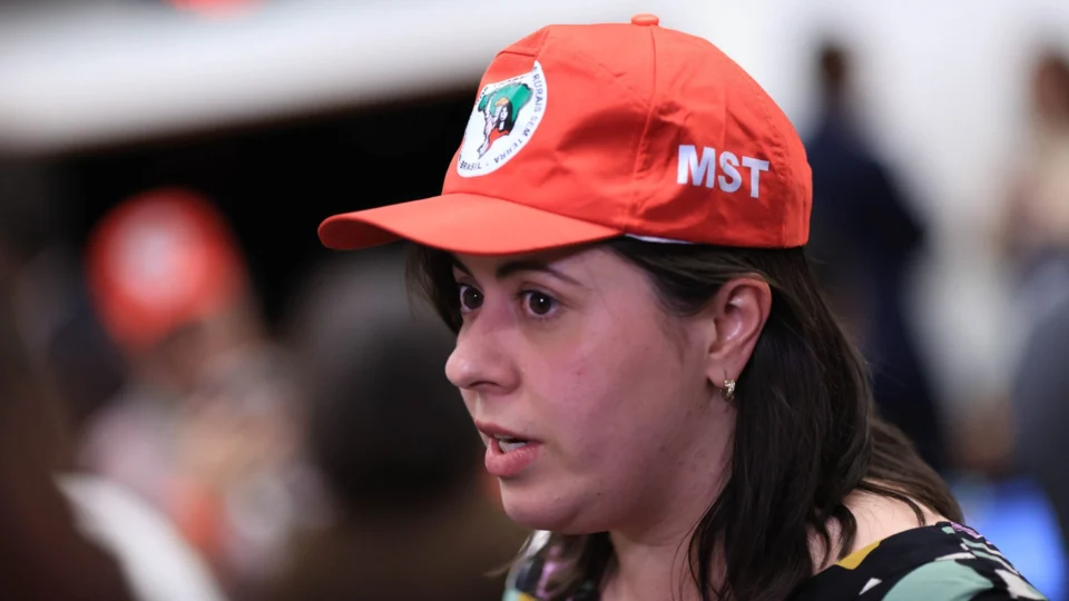 CPI do MST: deputada Sâmia Bomfim chama Salles de ‘réulator’