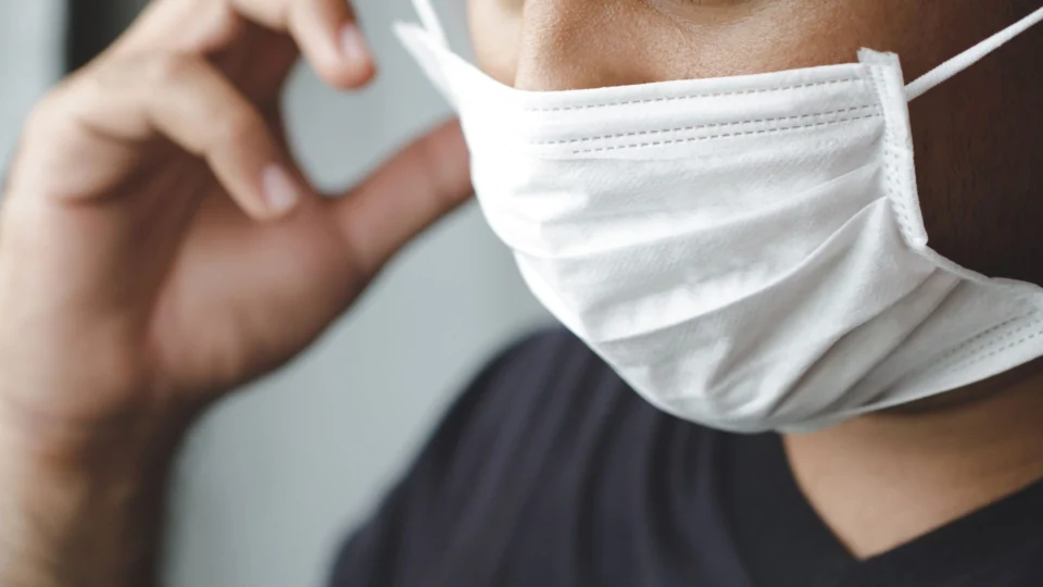 Acre declara emergência em saúde após casos de síndrome respiratória aguda e grave em crianças