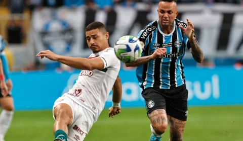 Brasileirão: Grêmio vence Fluminense de virada em duelo direto do G4 da Série A