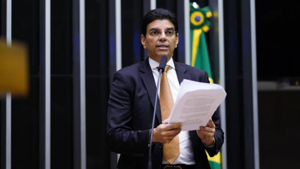 Relator diz que arcabouço fiscal vai ser debatido na próxima segunda (21)