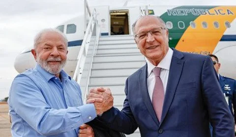 Presidente Lula vai ao Paraguai para participar da posse de Santiago Peña