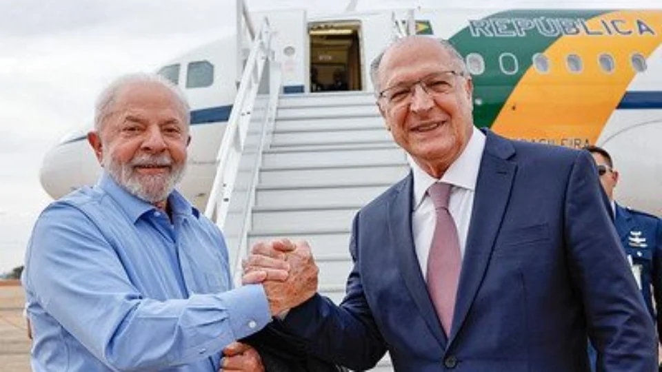 Presidente Lula vai ao Paraguai para participar da posse de Santiago Peña