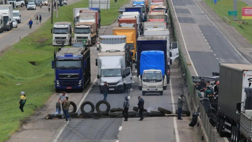 Gestor da PRF em SC é investigado por facilitar bloqueios pós 2° turno