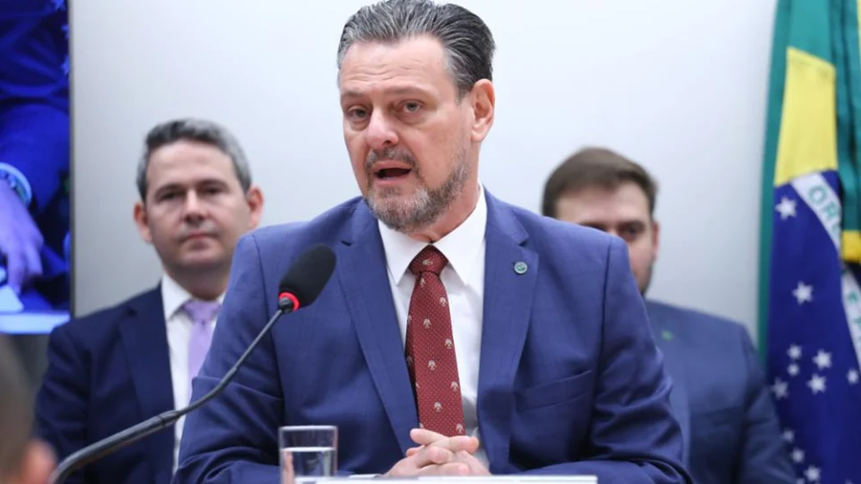 MAPA dá verba para estradas que passam por fazendas de apoiador de Lula