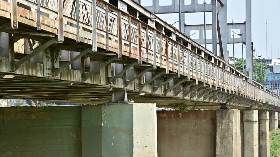 Ponte Metálica segue interditada após um mês em Rio Branco, no AC 
