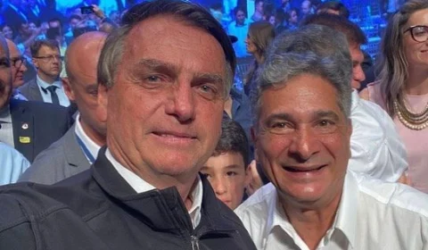 Em meio a investigações, Bolsonaro recebe título de cidadão mineiro em MG