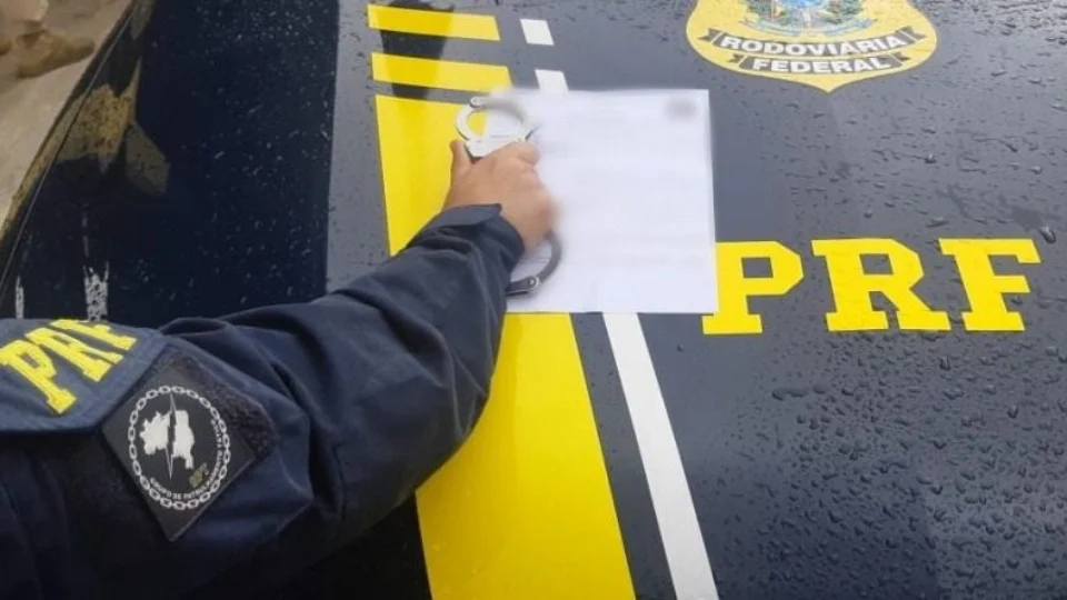 PRF prende homem suspeito de usar documento falso em Palmas
