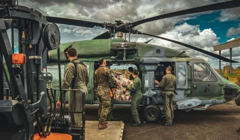 Comunidades da Terra Yanomami, em RR, recebem 37 toneladas de alimentos