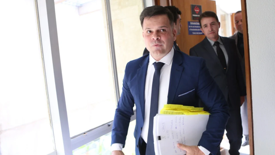 Imagens no celular de ex-diretora de Torres puseram PF na cola de Silvinei