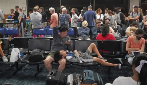 Incêndios florestais no Havaí deixam ao menos 36 mortos e destroem cidade