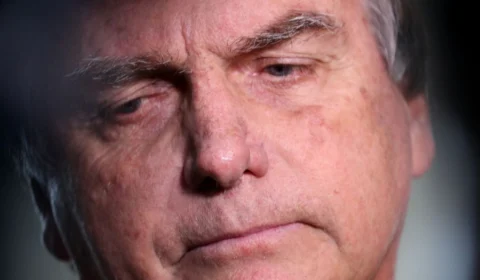 Documento comprometedor é encontrado em escritório de Bolsonaro