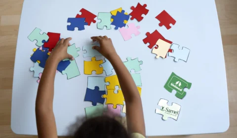 Abril Azul: psicólogo alerta para conscientização sobre o autismo e a luta contra fake news