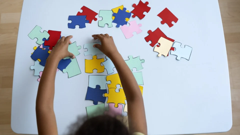 Mães de autistas denunciam planos de saúde por falta de assistência em Manaus