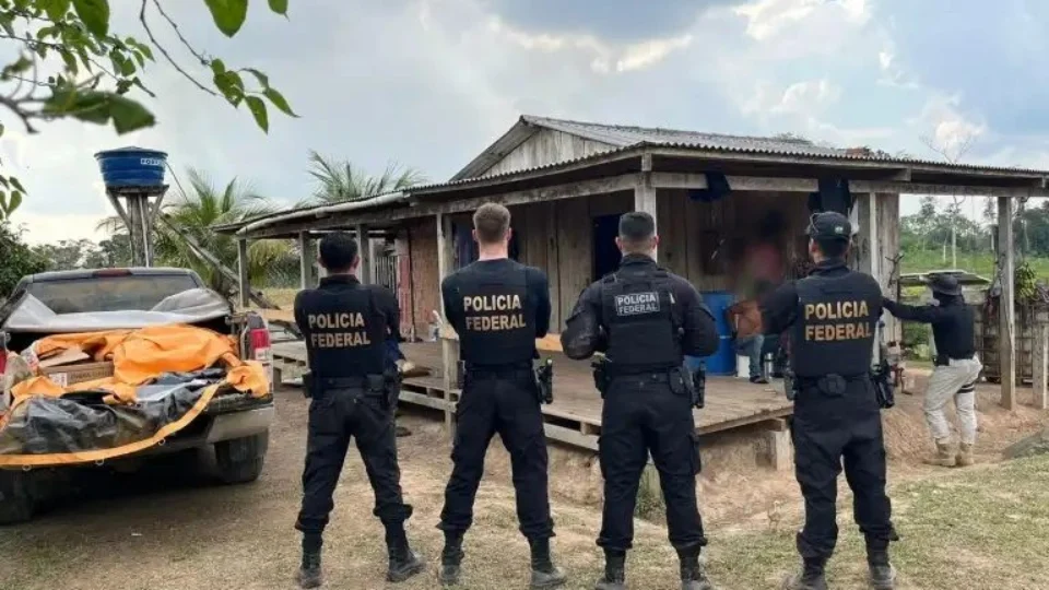 Oito pessoas em condições análogas à escravidão são resgatadas no Acre