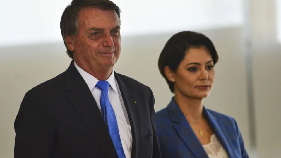 PF intima Bolsonaro e mais 7 para depoimentos conjuntos
