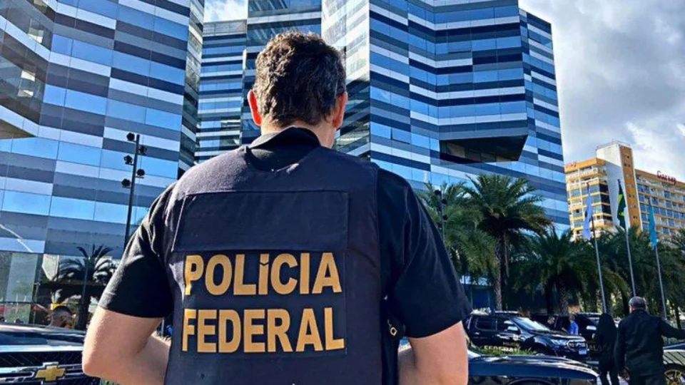 8 de janeiro: PGR e PF cumprem mandados de prisão contra polícia militar no DF