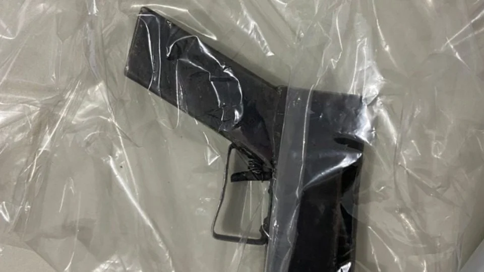 Suspeito armado que ameaçava pessoas em bar é preso em Guaraí-TO