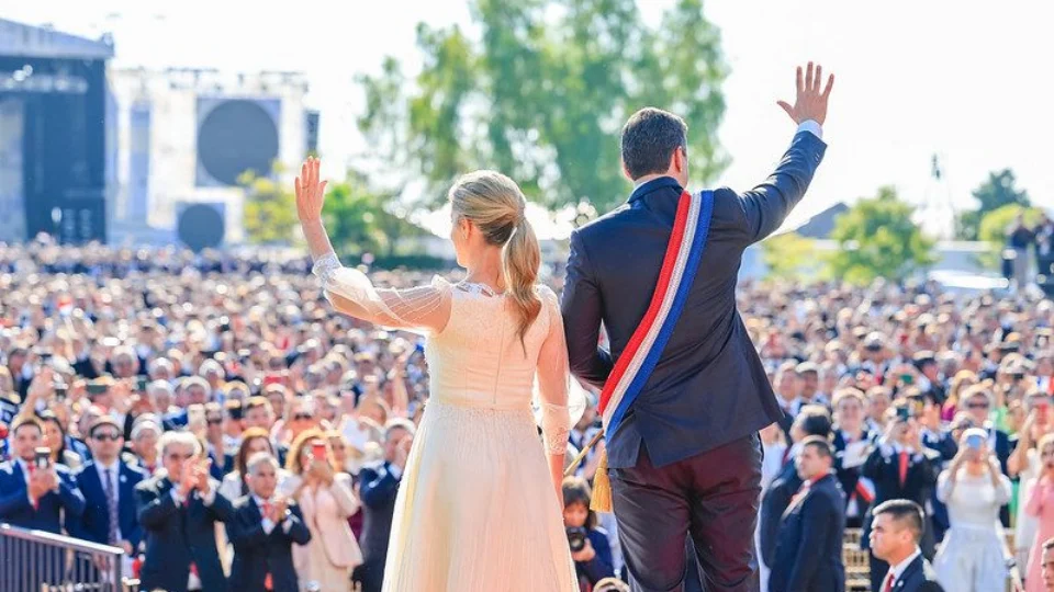 Conservador Santiago Peña, assume presidência do Paraguai e quer mudar país