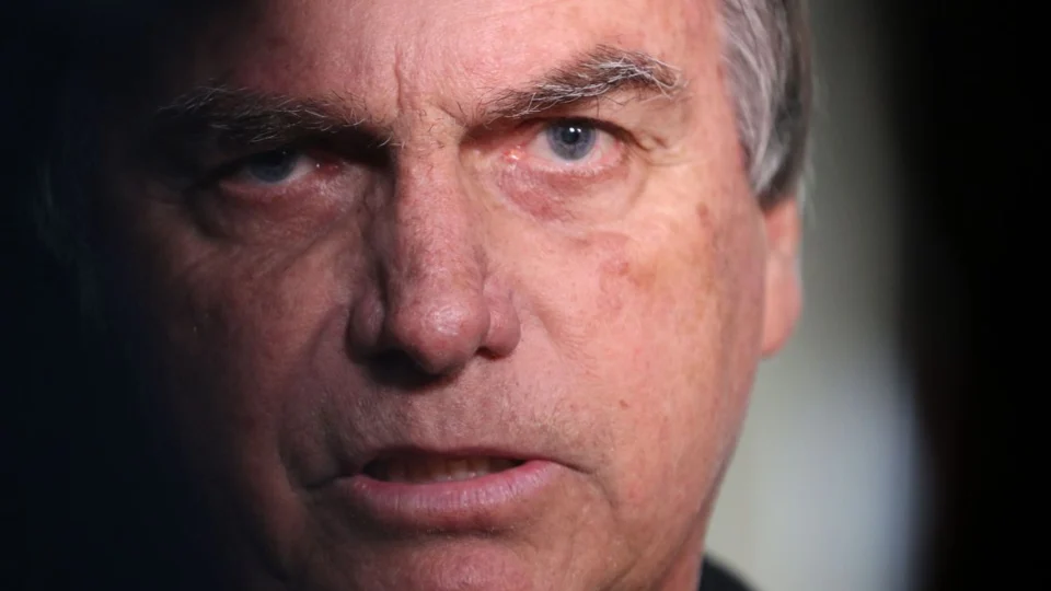 Veja como o caso das joias de Bolsonaro repercute na imprensa internacional