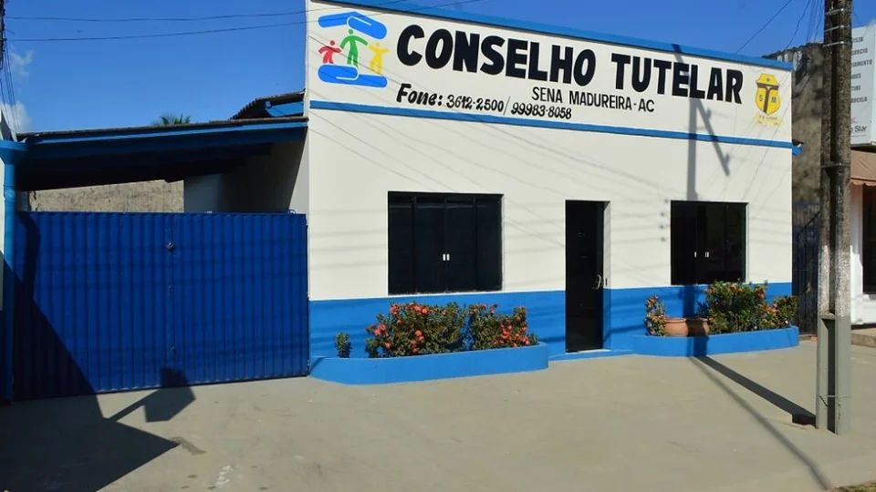 Mãe abandona gêmeas autistas e pai aciona Conselho Tutelar no interior do AC