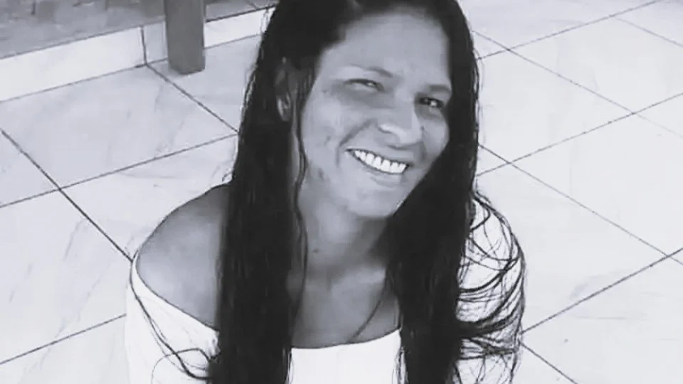 Mulher é encontrada morta e seminua em matagal no interior do AC