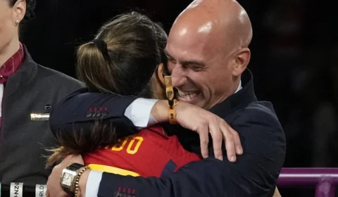 Federação espanhola de futebol diz que jogadora Hermoso mente sobre Rubiales