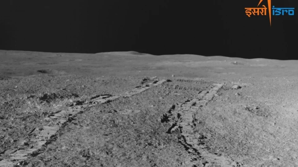 Robô indiano na Lua confirma presença de oxigênio no polo sul